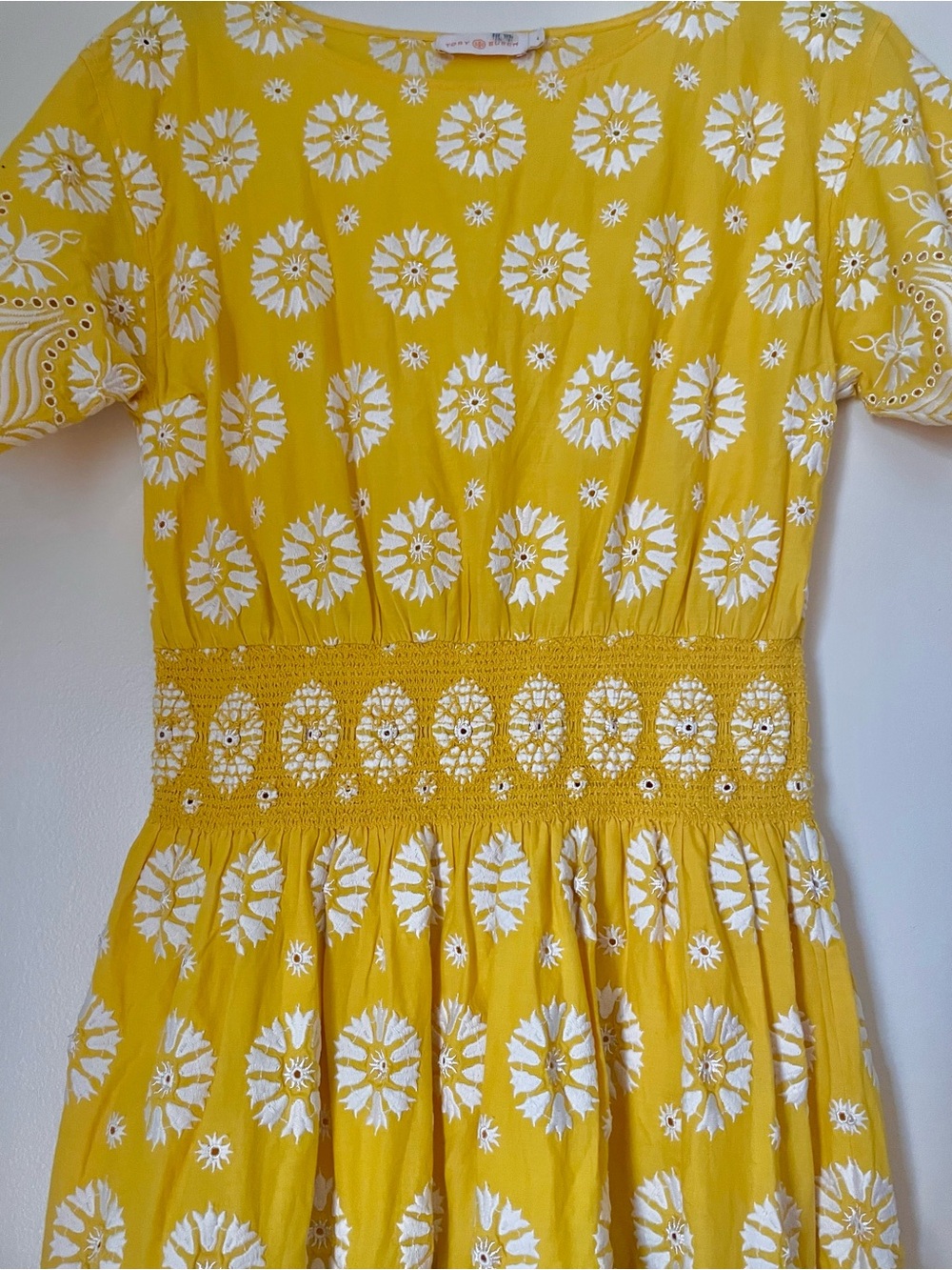 TORY BURCH
Blouson Floral
Cotton Dress
Short Sleeve
Yellow White
Size 4
New - Picture 4 of 12